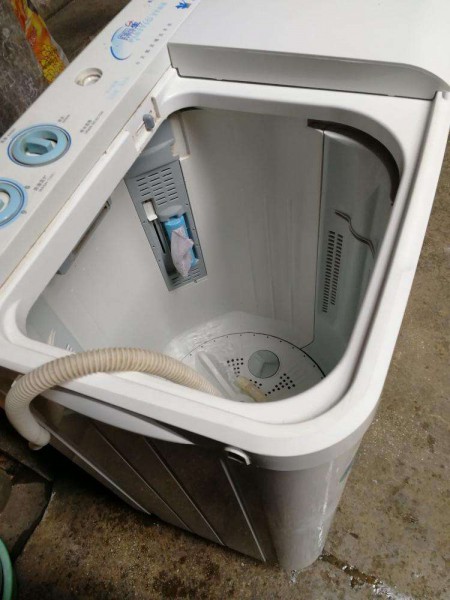 半自動洗衣機不存水怎么修