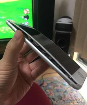 iPhone?8又出事故-手機(jī)電池為何會鼓包？